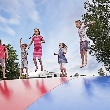 Parque de Campismo Legoland Wilderness Barrels & *